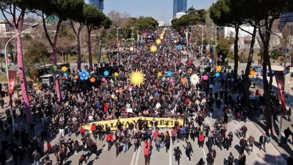 Sot protesta, kufizohet qarkullimi ne disa rruge te Tiranes